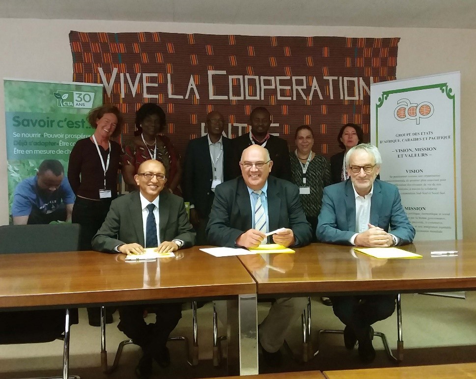 Signature du nouveau partenariat PAFO /CTA /AGRICORD Signature du nouveau partenariat PAFO /CTA /AGRICORD