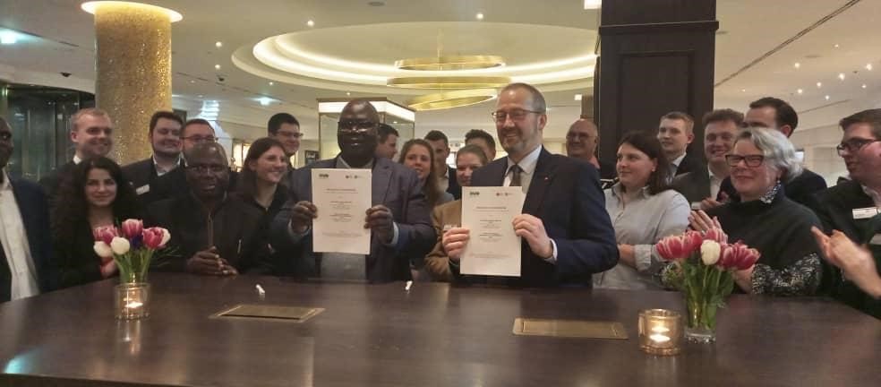 Signature Berlin Ok 1